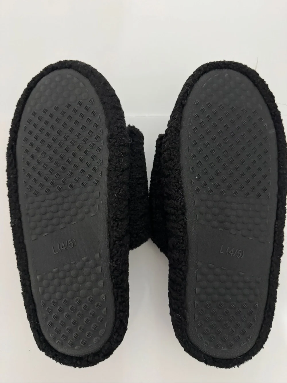 NWOT Cat & Jack Black Fuzzy Slide Slippers